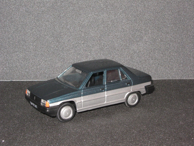 Renault 9 (Norev) 01